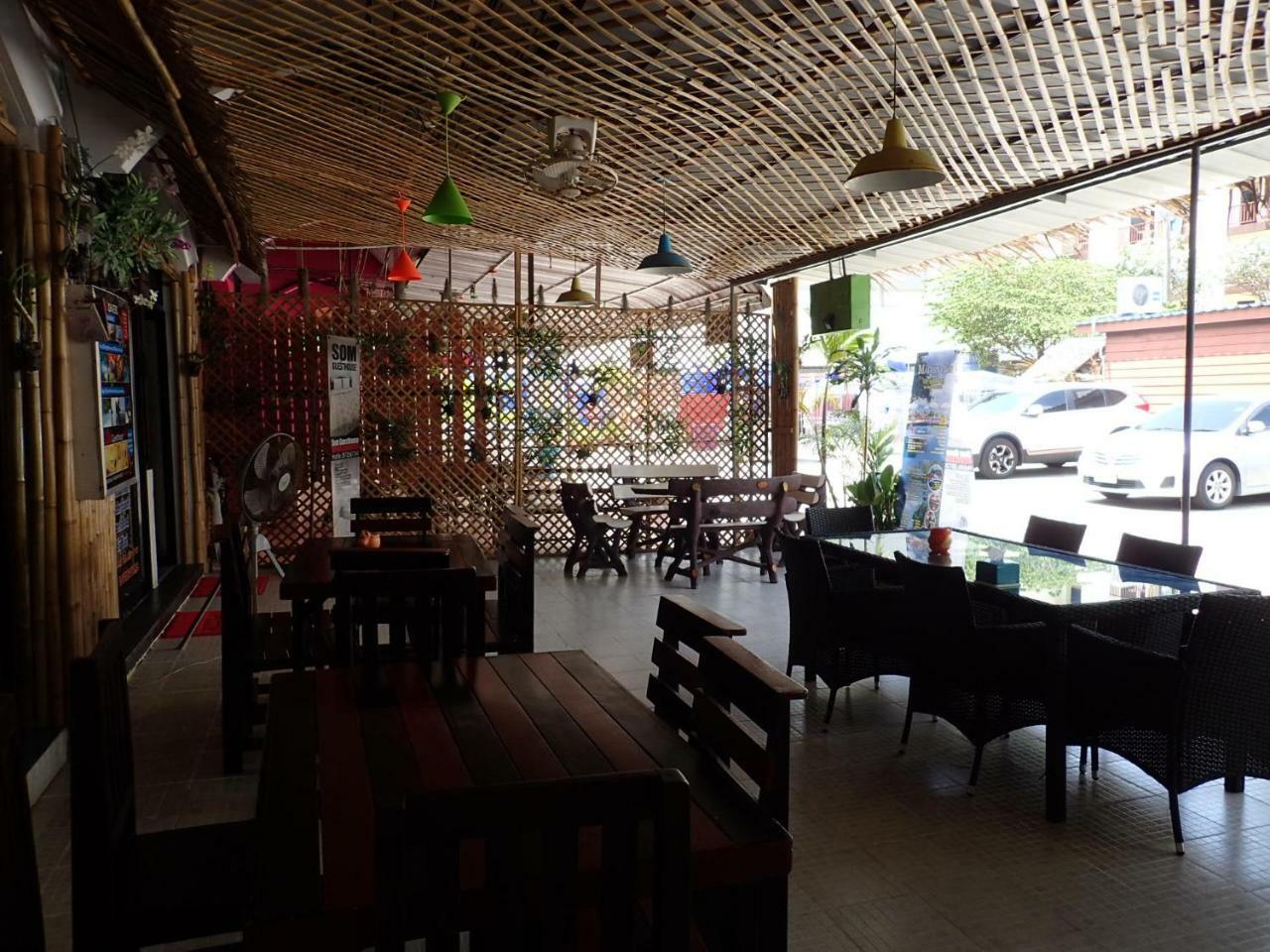 Som Guesthouse Patong Exterior foto