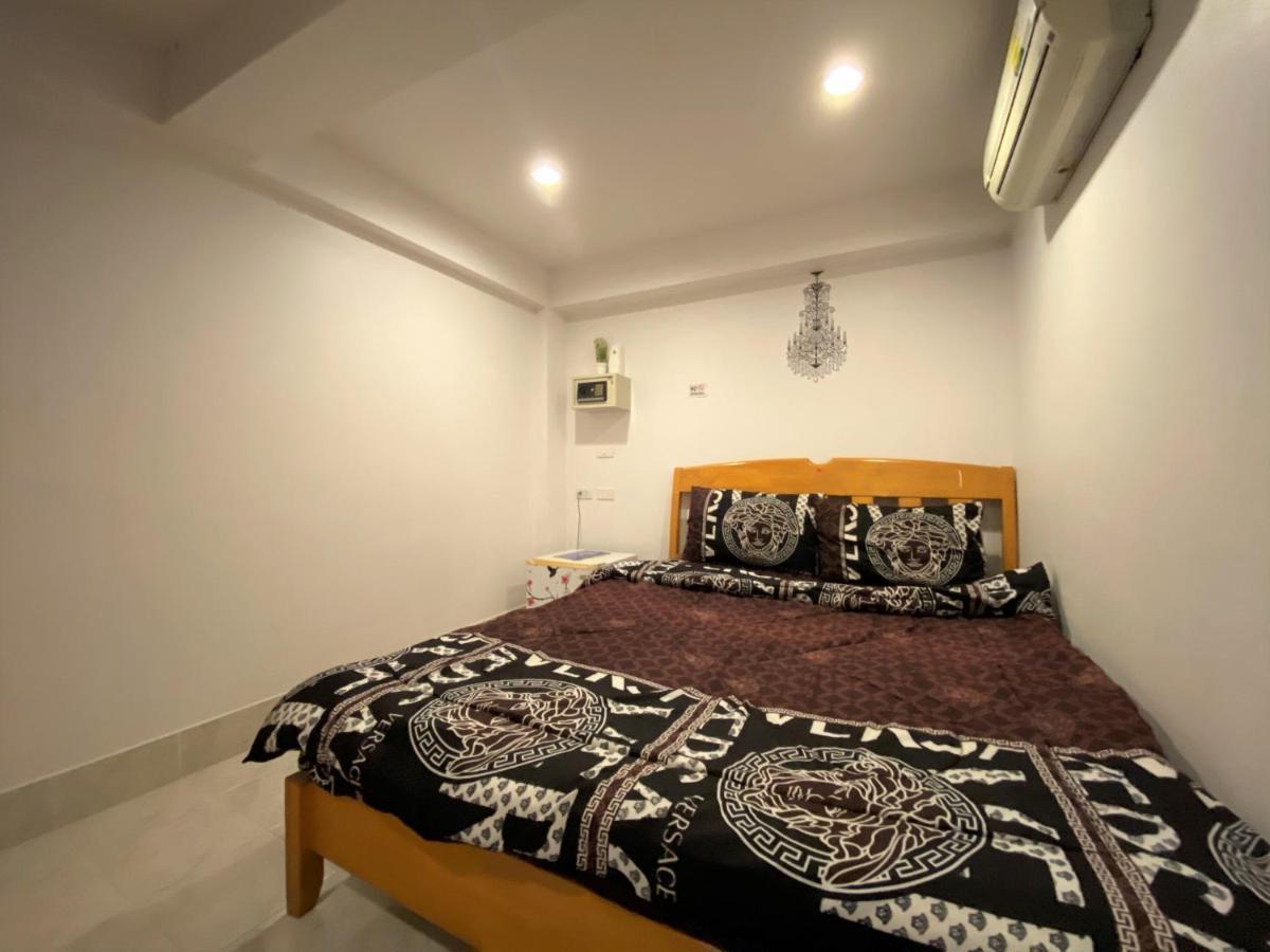 Som Guesthouse Patong Exterior foto